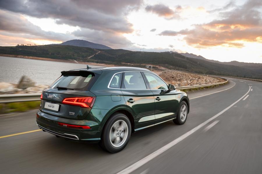  Audi Q5 TFSI Quattro S-Line 2017 года  (ZA) (фото 12 из 30)